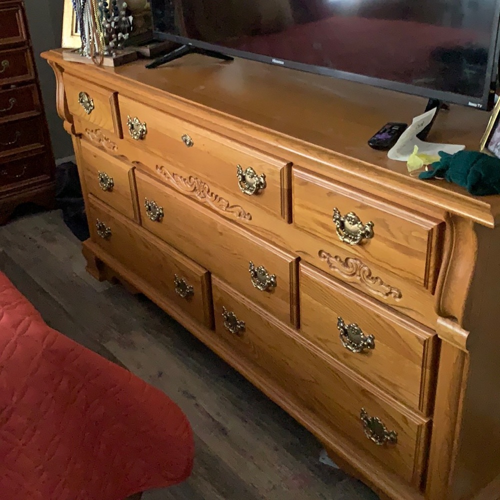 NOT FOR SALE -Chester drawers - good shape -Pick up in Carrollton GA